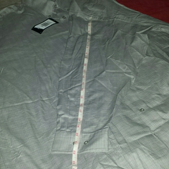 NWT Van Heusen "Wrinkle Free" Button Down - Picture 6 of 8